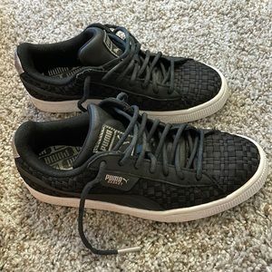 Black puma baskets